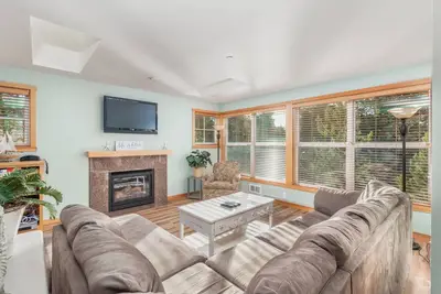 Image de Shorepine Village Beauty has 2 Suites, Spacious Great Room, Near Beach!