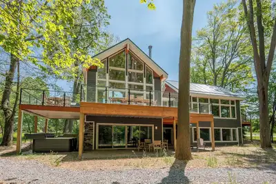 Image de New! Discover Serendipity: Lake Front, Dogs Ok, Pool, Hot Tub!