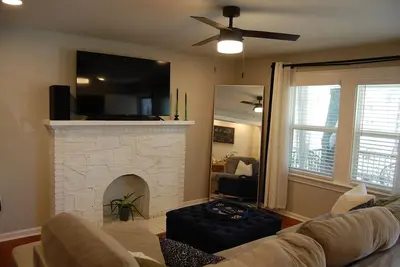 Image de Charming 3-bedroom house 10-Min away from the Airport