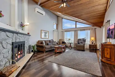 Image de Mt. Baker View * Harbor * King Bed * Fire Pit!