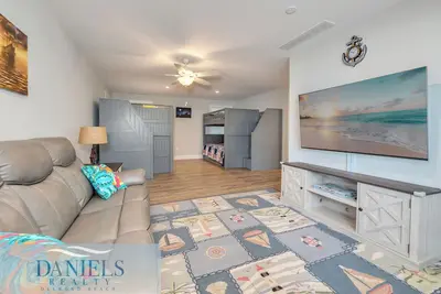 Image de Brand New 4/2. 5 in North Wildwood Steps to the Beach, Boardwalk, & Seaport Pier!