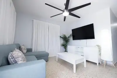 Image de Spacious 4-Bedroom House in a great location in Jobos Beach, Isabela. Wifi & A/C