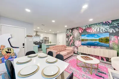 Image de Private Pool, Games & Pet-Friendly - Mins to Cota, Sxsw, & Downtown Austin