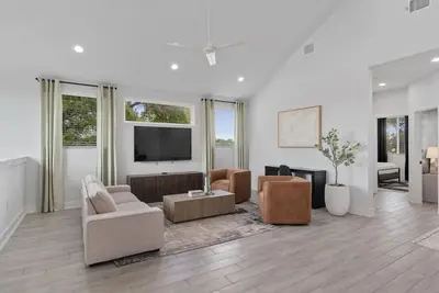 Image de Modern Austin Townhouse with Balcony, Comfy Beds & Reserved Parking