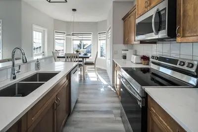 Image de Entire home! Newly renovated! Ac& Bbq! Sleep 8