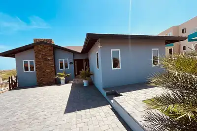 Image de Aydan's Retreat 3 Bdr 2 Bath centrally located.
