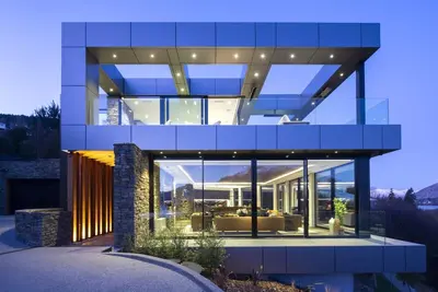 Image de 180 Park | Lakefront Masterpiece | Large-scale Luxury w/ gym, sauna, spa & more!