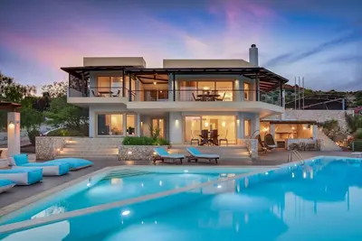 Image de Extravagant Athens Villa | Villa Seraphina | 6 Bedrooms | Private Heated Pool | Sea Views |Various Lounging and Lining Spaces & Bbq | Legrena