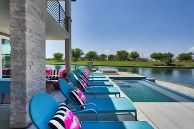 Image de Barbie's Lakefront Dreamhouse