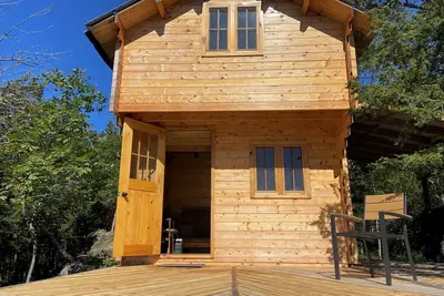 Image de Kiltearn on the Peak: Cozy off-grid tiny house with an amazing lake view