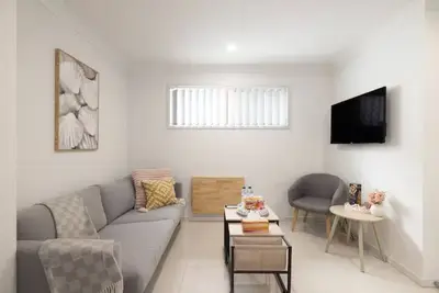 Image de 1 Bdr Apt! Gst Credits! Kitchen! Parking! 239af1