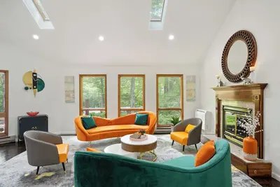 Image de Colorful Luxe Poconos Home - 5 Bedroom  Game Room\n\n