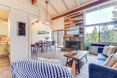 Image de 2 Mi to Northstar Resort: Quiet Condo w/ Balcony