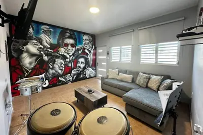 Image de Stay in Salsa Paradise! 1-Bedroom Suite, 4 mins from Crash Boat Beach