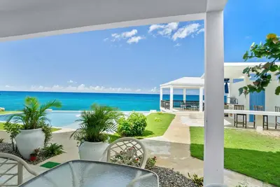 Image de The W Villa, 5 B\/R Oceanfront w\/ Staff