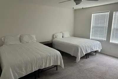 Image de Samsung Close New Home 5-6 Br’s- 9 Beds