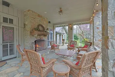 Image de Crab Orchard House-Valle Crucis-Outdoor Fireplace