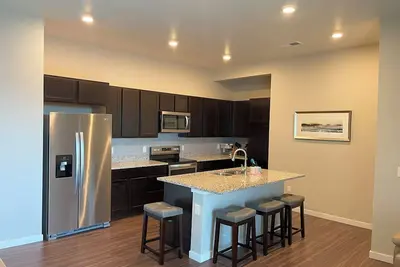 Image de 2 Bed/2 Bath Condo with Mountain Views\n\n