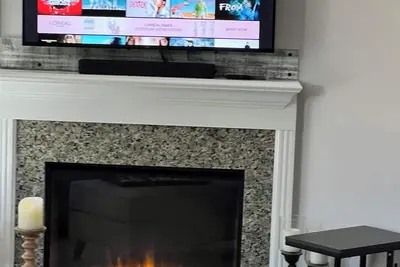 Image de Relax within a half hr from Nashville in a New luxury Townhome