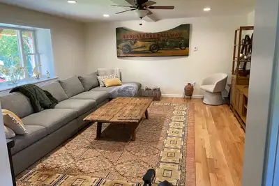 Image de Home away from home. . 15 min from Jackson Gore, Comfortable 3-bedroom 2-bath.