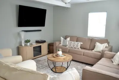 Image de Lake Wawasee Frog House, Surround Sound & Bikes
