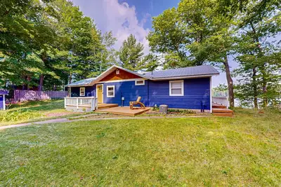 Image de Cozy cabin with lake access and privacy