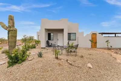 Image de Wickenburg Views Casita with horse facilities!