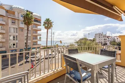 Appartement 'Apartament Palomera' avec vue sur la mer, Wi-Fi et climatisation