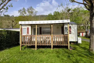 Image de Mobile Home 'Mobile-home Camping De La Truite' avec vue sur les montagnes, terrasse privée et Wi-Fi