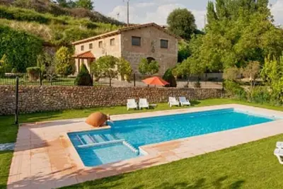 Image de Maison de campagne \"Casa Rural El Manantial\" avec vue sur la montagne, piscine et terrasse privée