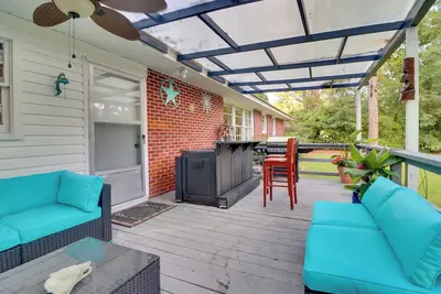 Image de Valdosta Home: Bar, Bbq, Fire Pit + More!