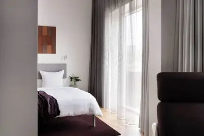 Image de Industrial, chic studio for 4