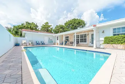 Image de The Palm House: Spacious, Stylish, & Perfectly Located in North Palm Beach!