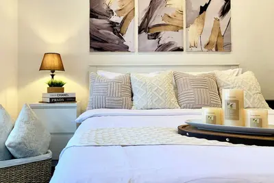Image de Luxe Condo Getaway 5mins to Session Road Burnham Park w\/ Free Parking Fast Wifi