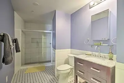 Image de Centrally located apartment in lovely Baltimore, free indoor parking, Wifi