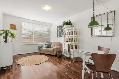 Image de New Town Gem: Homely City-Fringe Apartment