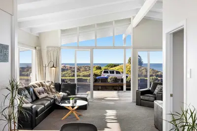 Image de Beachfront Retreat Su