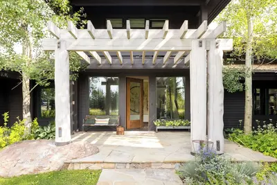 Image de Five Bedroom Home on a Creek