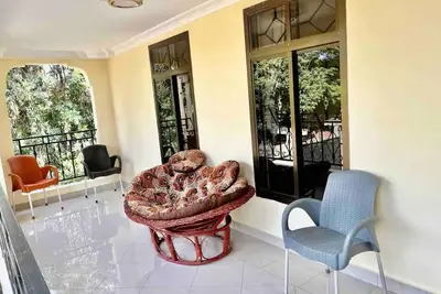 Entire 4-bedroom Holiday Home with a view of Mt Meru and 5min from the Airport!