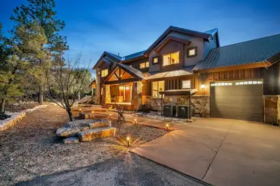 Image de Canyon Ridge Retreat| hot tub, mins from Zion