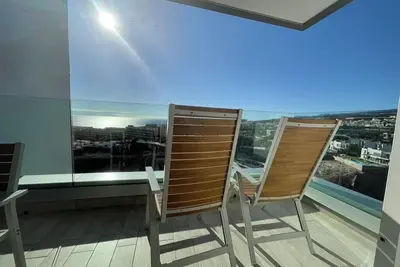Luxe Penthouse 9de Verdiep met Zeezicht