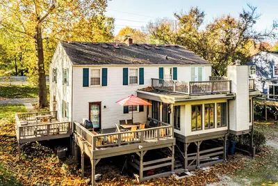 Image de Peaceful Getaway Scenic Park & River Views in the heart of Broad Ripple Village!