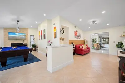 Image de Chic Family Friendly 4 Bedroom Home with Hot Tub+Pool Table+Game Room+WiFi