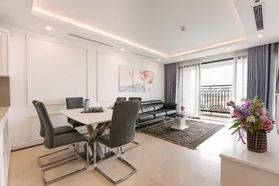 Image de D'Leroi Soleil- Near West Lake In Ha Noi