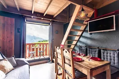 Image de Slow Chalet MontBlanc Soleil sur les pistes Ascenseur Balcon, Vue, Parking