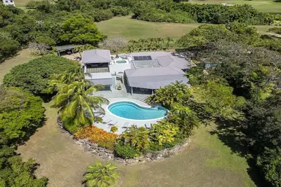 Image de A Private 4 Bedroom Sandy Lane Villa With Pool & Roof Top Jacuzzi