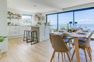 Image de Swn y Mor - sleeps 8 guests in 4 bedrooms