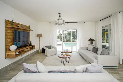 Image de 3-bedroom villa Mandatory All-Inclusive fee 150 per night per adult