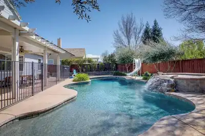 Image de Spacious 5-bedroom house with Pool and Spa in Paso Robles with WiFi, Ac
