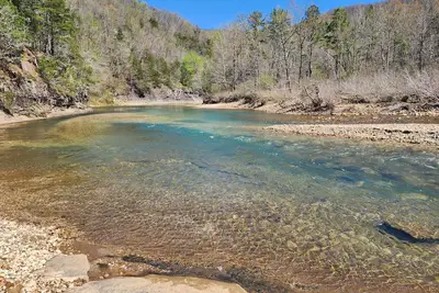Image de Charming 1-bedroom Tiny Home with WiFi and Ac along White River
